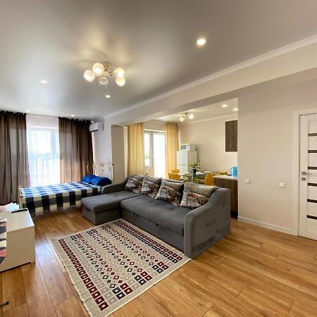 Medinahotelkz, #54, Вид На Закат, До Арбата 15 Мин Пешком, Halal 알마티 외부 사진